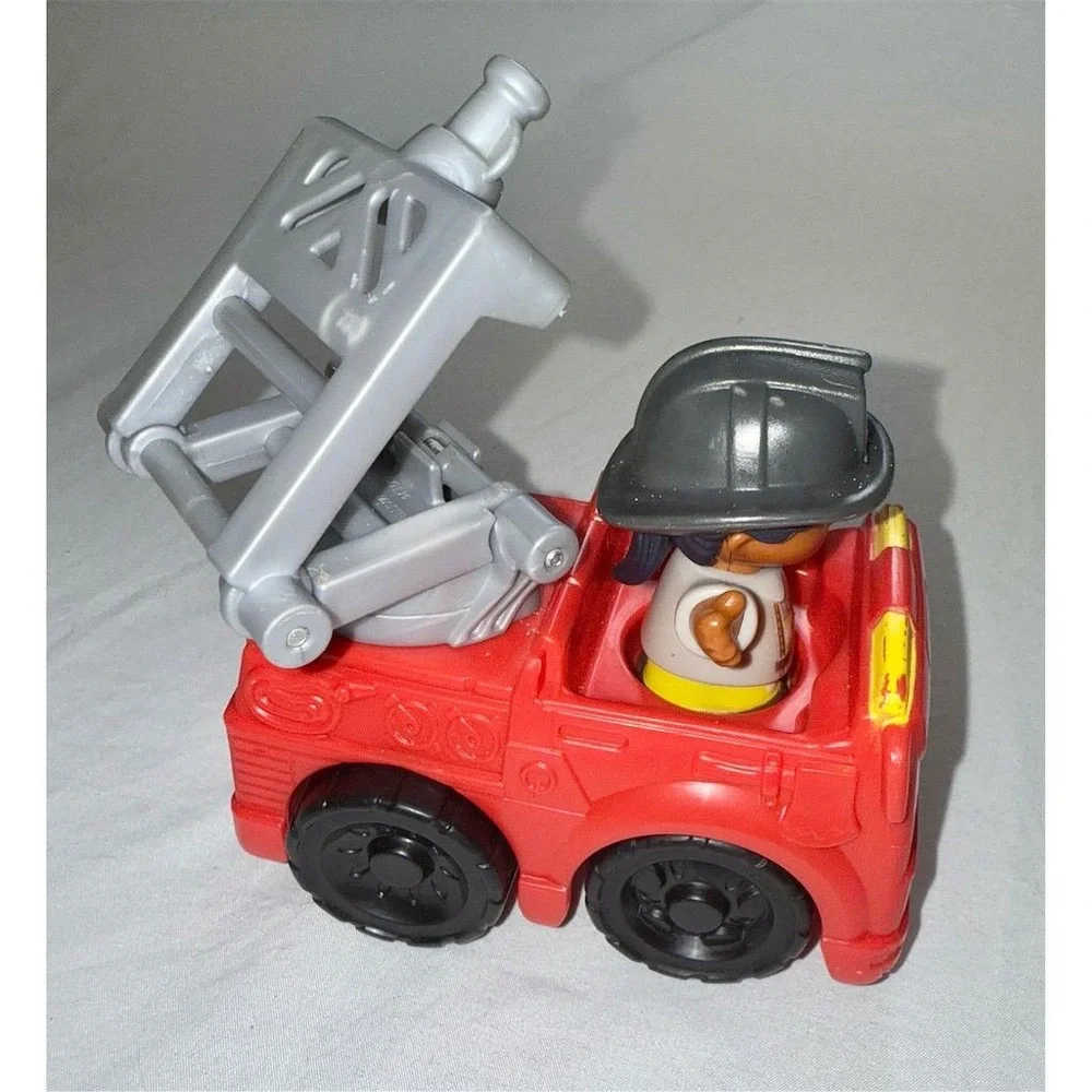 Fisher-Price Little People Fire Engine Truck with‎ Firefighter Figure